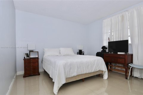 Condo in Aventura, Florida, 2 bedrooms  № 1327633 - photo 28