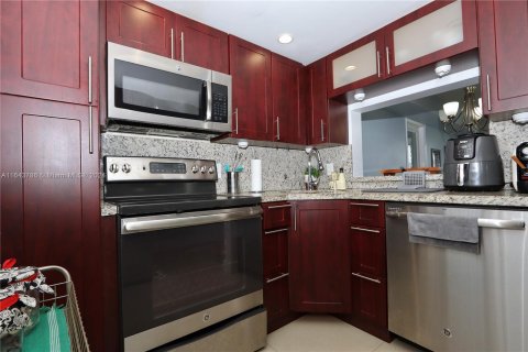 Condo in Aventura, Florida, 2 bedrooms  № 1327633 - photo 14