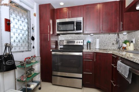 Condo in Aventura, Florida, 2 bedrooms  № 1327633 - photo 13