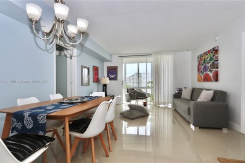 Copropriété à vendre à Aventura, Floride: 2 chambres, 71.72 m2 № 1327633 - photo 5