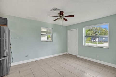 House in Fort Lauderdale, Florida 3 bedrooms, 74.14 sq.m. № 1397701 - photo 4