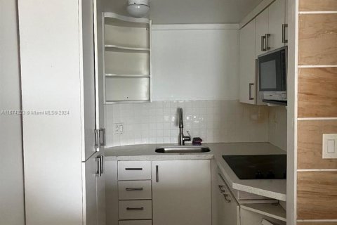 Condominio en alquiler en Miami, Florida, 1 dormitorio, 52.03 m2 № 1397595 - foto 7