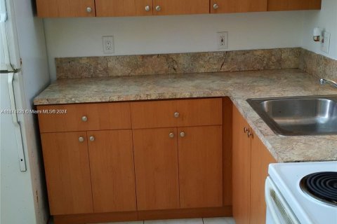 Condominio en alquiler en Lauderhill, Florida, 2 dormitorios, 81.57 m2 № 1397597 - foto 10