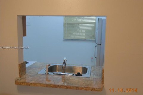 Condominio en alquiler en Lauderhill, Florida, 2 dormitorios, 81.57 m2 № 1397597 - foto 9