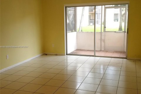 Condominio en alquiler en Lauderhill, Florida, 2 dormitorios, 81.57 m2 № 1397597 - foto 13