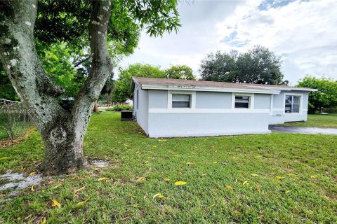 Villa ou maison à vendre à Lauderhill, Floride: 3 chambres, 125.7 m2 № 1269494 - photo 10