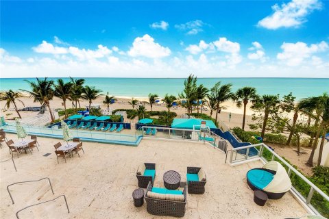 Condo in Sunny Isles Beach, Florida, 1 bedroom  № 1269564 - photo 16