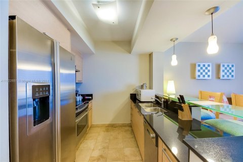 Condo in Sunny Isles Beach, Florida, 1 bedroom  № 1269564 - photo 9