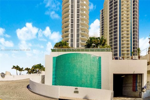 Condo in Sunny Isles Beach, Florida, 1 bedroom  № 1269564 - photo 19