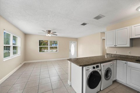 Villa ou maison à vendre à Riviera Beach, Floride: 2 chambres, 71.35 m2 № 1043036 - photo 10