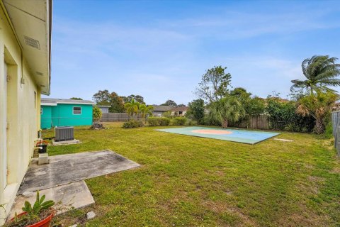 Villa ou maison à vendre à Riviera Beach, Floride: 2 chambres, 71.35 m2 № 1043036 - photo 3