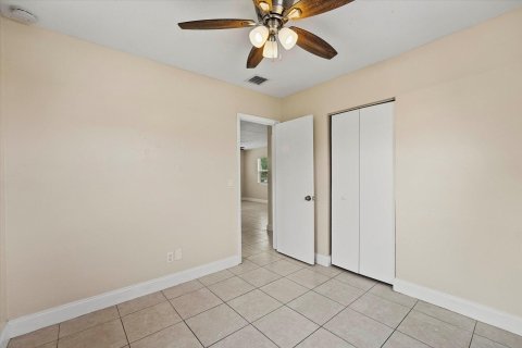 House in Riviera Beach, Florida 2 bedrooms, 71.35 sq.m. № 1043036 - photo 5