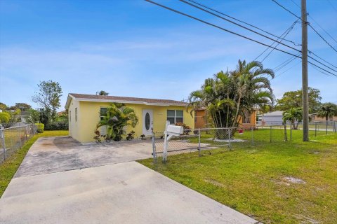 Villa ou maison à vendre à Riviera Beach, Floride: 2 chambres, 71.35 m2 № 1043036 - photo 20