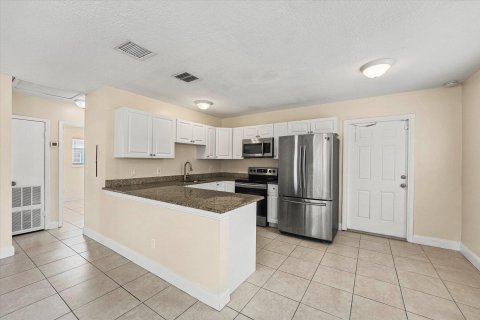 Casa en venta en Riviera Beach, Florida, 2 dormitorios, 71.35 m2 № 1043036 - foto 11