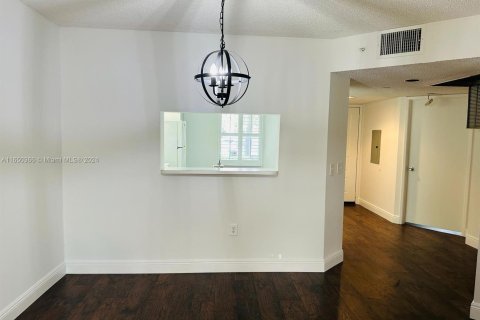 Copropriété à vendre à Pembroke Pines, Floride: 2 chambres, 112.13 m2 № 1332377 - photo 6