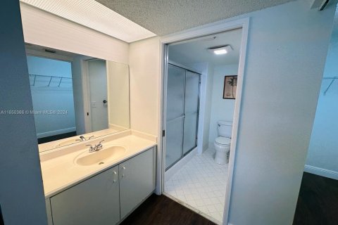 Copropriété à vendre à Pembroke Pines, Floride: 2 chambres, 112.13 m2 № 1332377 - photo 12