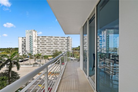 Condo in Fort Lauderdale, Florida, 3 bedrooms  № 1033920 - photo 27