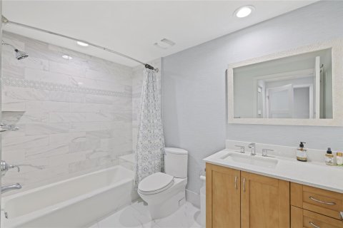 Condo in Fort Lauderdale, Florida, 3 bedrooms  № 1033920 - photo 15