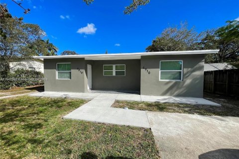 Immobilier commercial à vendre à Dania Beach, Floride: 111.95 m2 № 1037830 - photo 1