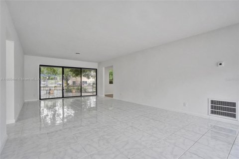 Duplex à vendre à Wilton Manors, Floride: 4 chambres, 291.34 m2 № 1264202 - photo 18