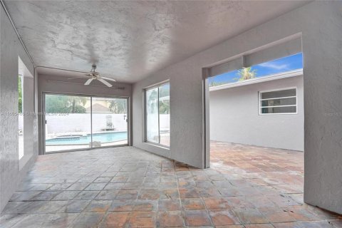 Duplex in Wilton Manors, Florida 4 bedrooms, 291.34 sq.m. № 1264202 - photo 30