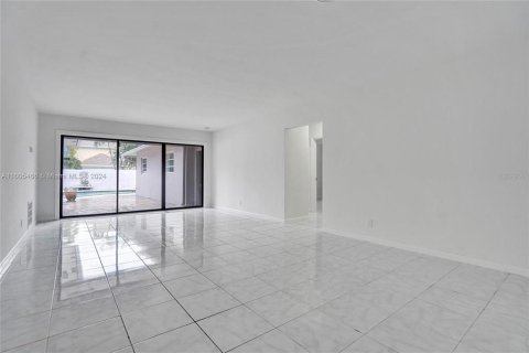 Duplex à vendre à Wilton Manors, Floride: 4 chambres, 291.34 m2 № 1264202 - photo 8