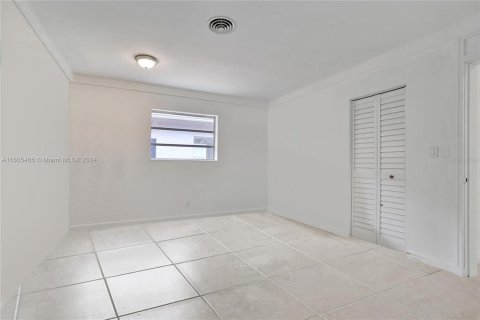 Duplex à vendre à Wilton Manors, Floride: 4 chambres, 291.34 m2 № 1264202 - photo 20