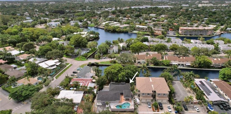 Duplex à Wilton Manors, Floride 4 chambres, 291.34 m2 № 1264202