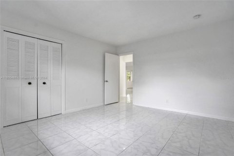 Duplex in Wilton Manors, Florida 4 bedrooms, 291.34 sq.m. № 1264202 - photo 27