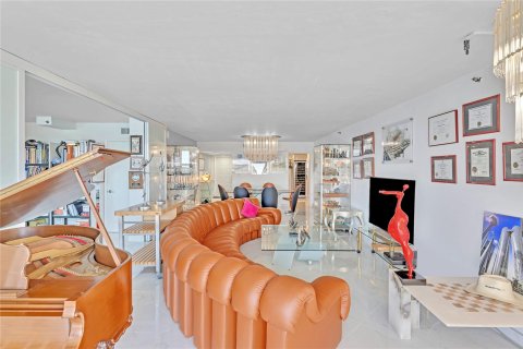 Copropriété à vendre à Pompano Beach, Floride: 3 chambres, 158.86 m2 № 1040936 - photo 21