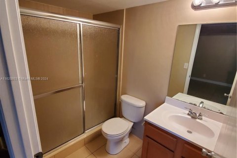 Condo in Tamarac, Florida, 2 bedrooms  № 1241806 - photo 6