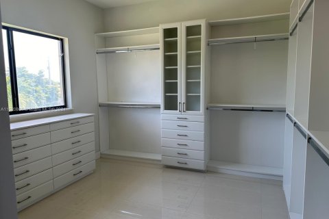 Casa en venta en Miami, Florida, 6 dormitorios, 102.84 m2 № 1241807 - foto 18