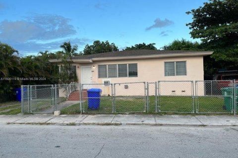 Commercial property in Miami, Florida 192.87 sq.m. № 1227522 - photo 1