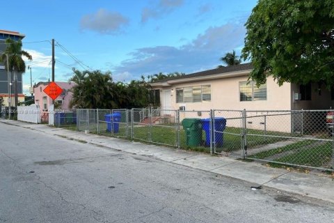 Commercial property in Miami, Florida 192.87 sq.m. № 1227522 - photo 4