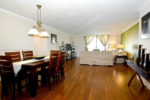 Condominio en venta en Hallandale Beach, Florida, 2 dormitorios, 130.06 m2 № 1227390 - foto 5