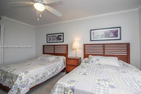 Condo in Hallandale Beach, Florida, 2 bedrooms  № 1227390 - photo 29