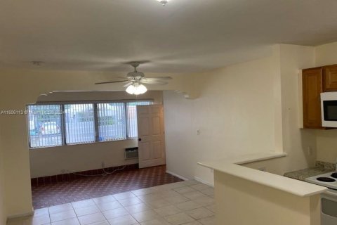 Immobilier commercial à vendre à Miami, Floride: 122.63 m2 № 1227521 - photo 5