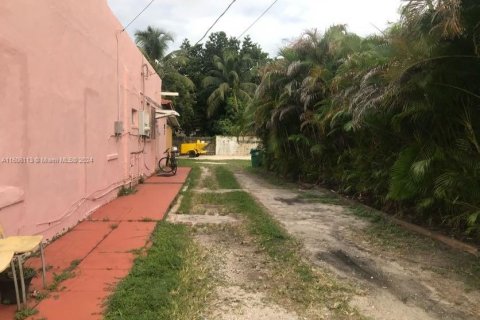 Immobilier commercial à vendre à Miami, Floride: 122.63 m2 № 1227521 - photo 2