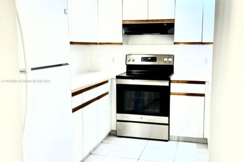 Condominio en venta en Pembroke Pines, Florida, 1 dormitorio, 78.04 m2 № 1332235 - foto 7