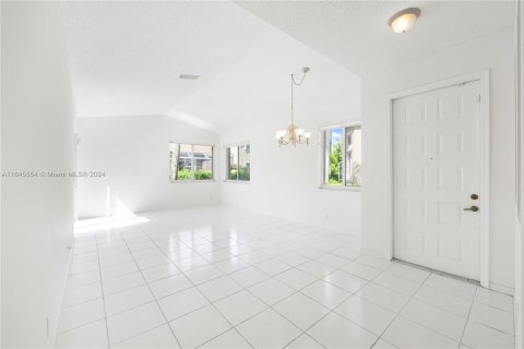 Casa en venta en Pembroke Pines, Florida, 3 dormitorios, 120.03 m2 № 1331088 - foto 5