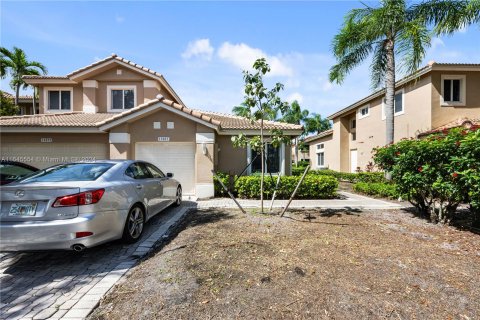 Casa en venta en Pembroke Pines, Florida, 3 dormitorios, 120.03 m2 № 1331088 - foto 1