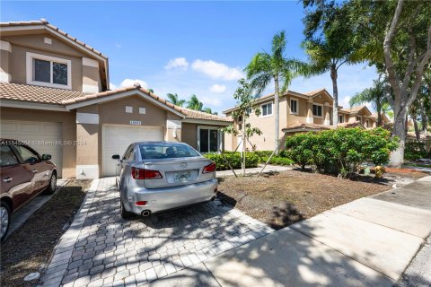 Casa en venta en Pembroke Pines, Florida, 3 dormitorios, 120.03 m2 № 1331088 - foto 2