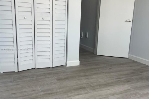 Copropriété à louer à Miami Beach, Floride: 2 chambres, 85.47 m2 № 1345109 - photo 11