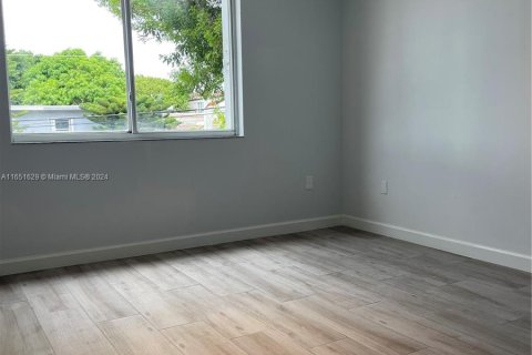 Condo in Miami Beach, Florida, 2 bedrooms  № 1345109 - photo 22