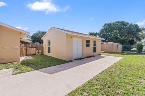 Villa ou maison à louer à Coconut Creek, Floride: 3 chambres, 136.75 m2 № 1345150 - photo 7