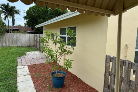 Villa ou maison à louer à Coconut Creek, Floride: 3 chambres, 136.75 m2 № 1345150 - photo 11