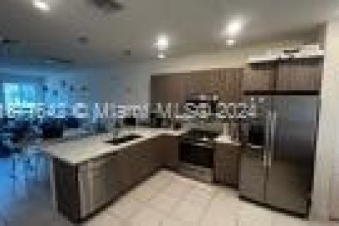 Condominio en alquiler en Doral, Florida, 3 dormitorios, 122.17 m2 № 1396241 - foto 5