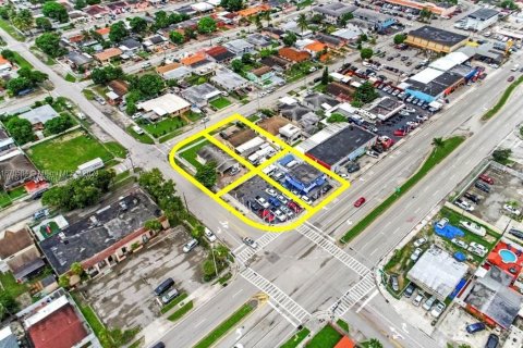 Commercial property in Hialeah, Florida № 1396240 - photo 13