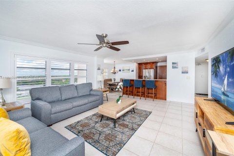 Condo in Coral Springs, Florida, 2 bedrooms  № 1396230 - photo 8