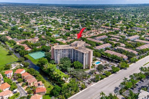 Condo in Coral Springs, Florida, 2 bedrooms  № 1396230 - photo 1